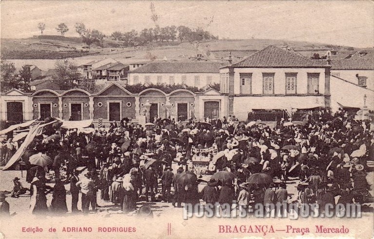 Bilhete postal de Bragança: Praça do Mercado | Portugal em postais-antigos.com
