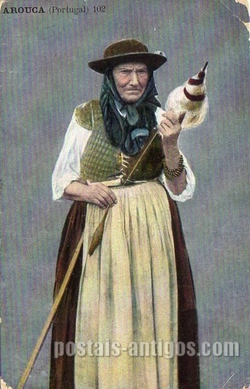 Bilhete postal ilustrado de Arouca, Costume de Arouca, n°102 | Portugal em postais antigos