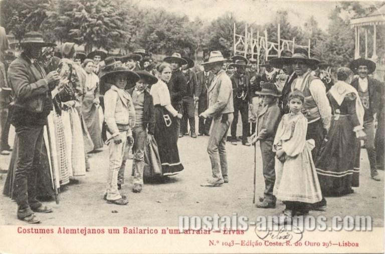 Bilhete postal ilustrado antigo de Alentejanos em bailarico num arrail, Elvas | Portugal em postais antigos 