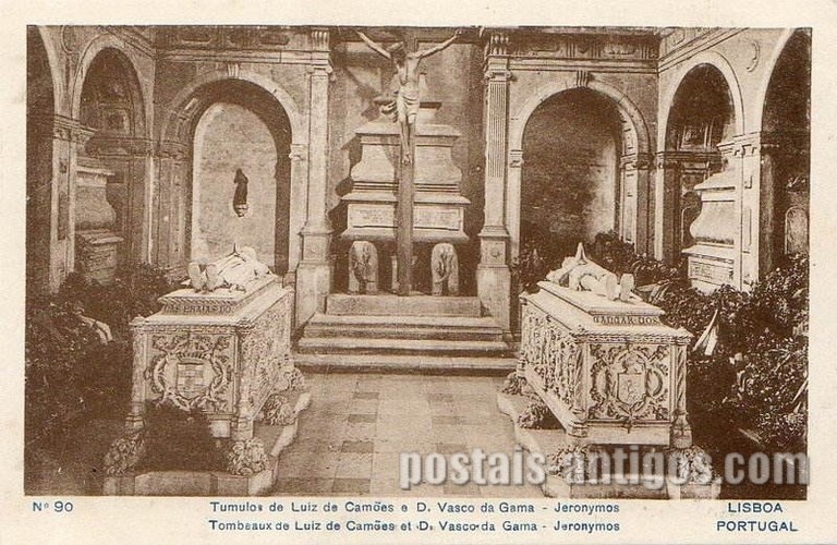 Bilhete postal de Lisboa, Portugal: Mosteiro dos Jerónimos - Túmulos Luís de Camões e Vasco de Gama.