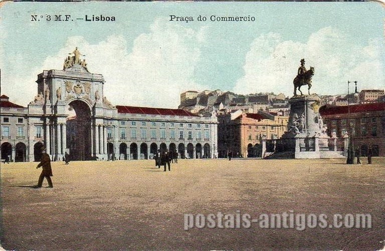 Bilhete postal antigo de Lisboa: Praça do Comércio | Portugal em postais antigos