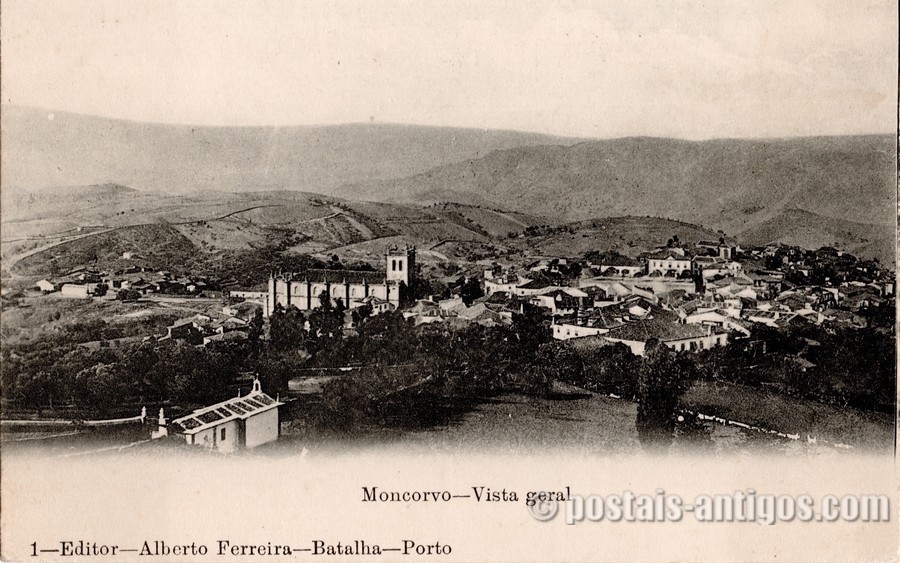 Bilhete postal ilustrado de Moncorvo, vista geral