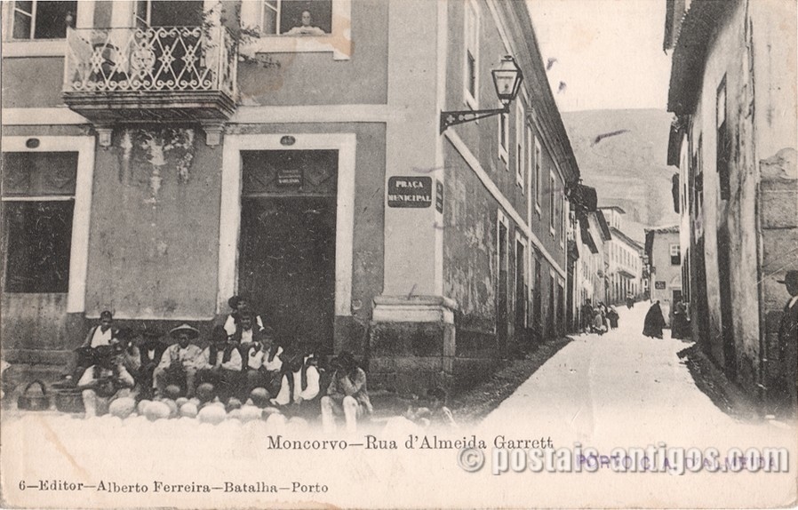 Bilhete postal ilustrado de Moncorvo - Rua d'Almeida Garrett