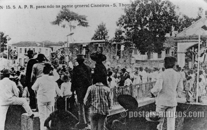 Sua Alteza Príncipe Real passando na ponte general Cisneiros - São Tomé