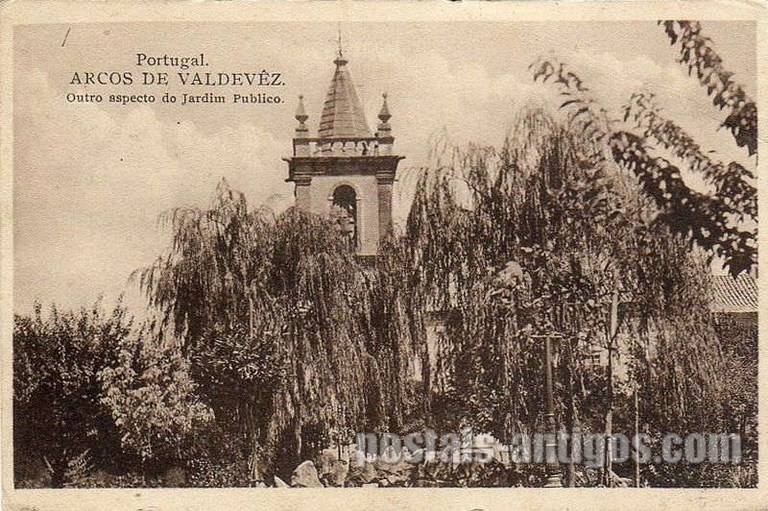 Bilhete postal antigo de Arcos de Valdevez, Aspecto do Jardim público | Portugal em postais antigos