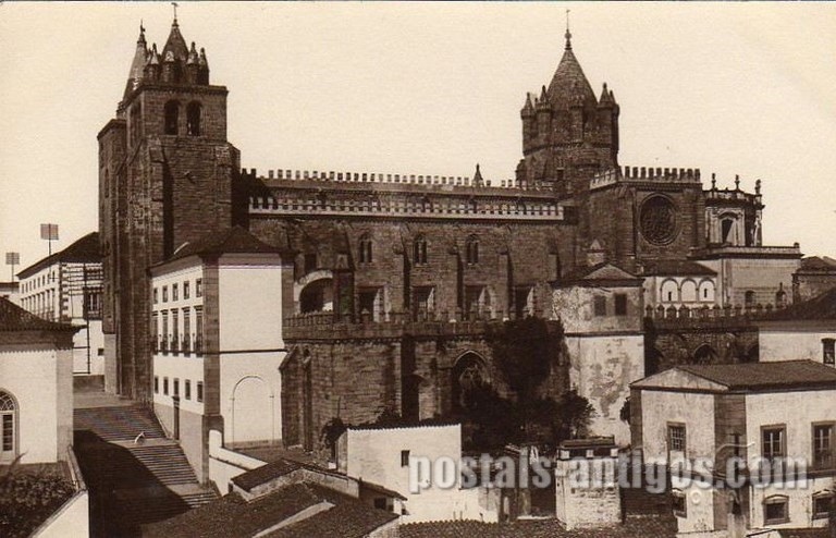 Bilhete postal de Um aspecto da Sé Catedral​ de Évora | Portugal em postais antigos